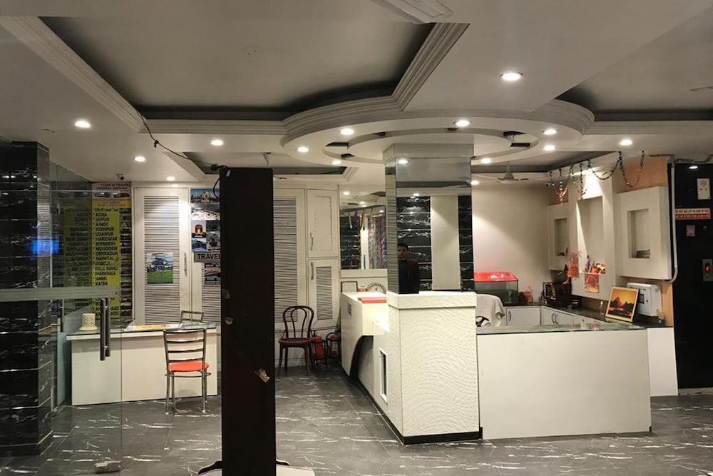 adb rooms hotel crystal deluxe