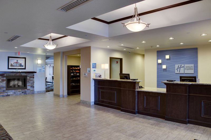 holiday inn express and suites nevada an ihg hotel
