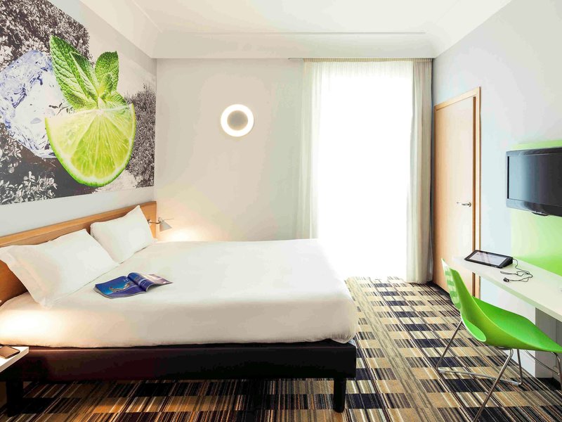 ibis styles napoli garibaldi