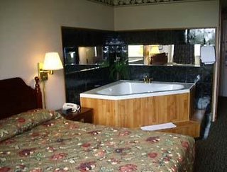 Napoleon Inn & Suits,Defiance County>>Defiance,2 star
