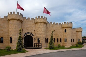 Hotel Castillo Bonavia,Pedrola>>La Puebla De Alfinden,3 star