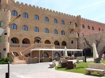 Hotel Castillo Bonavia,Pedrola>>La Puebla De Alfinden,3 star