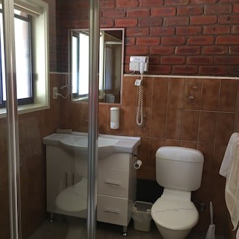 melton motor inn and apartments