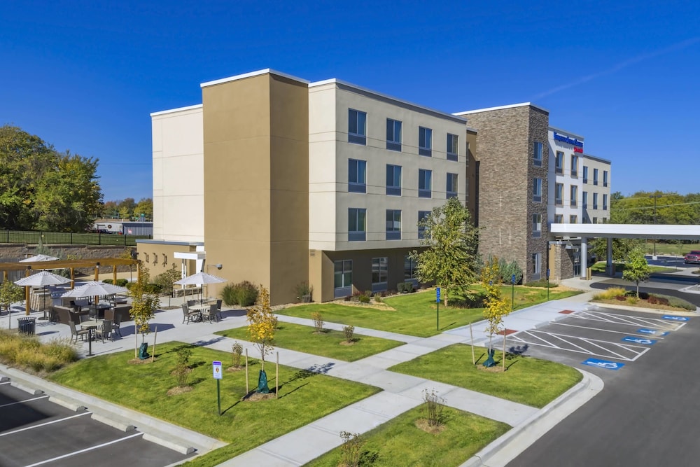 fairfield inn and suites leavenworth
