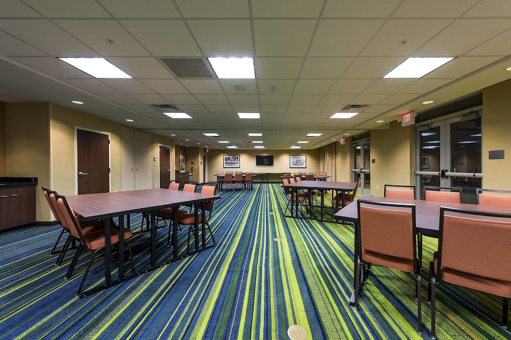 fairfield inn and suites leavenworth