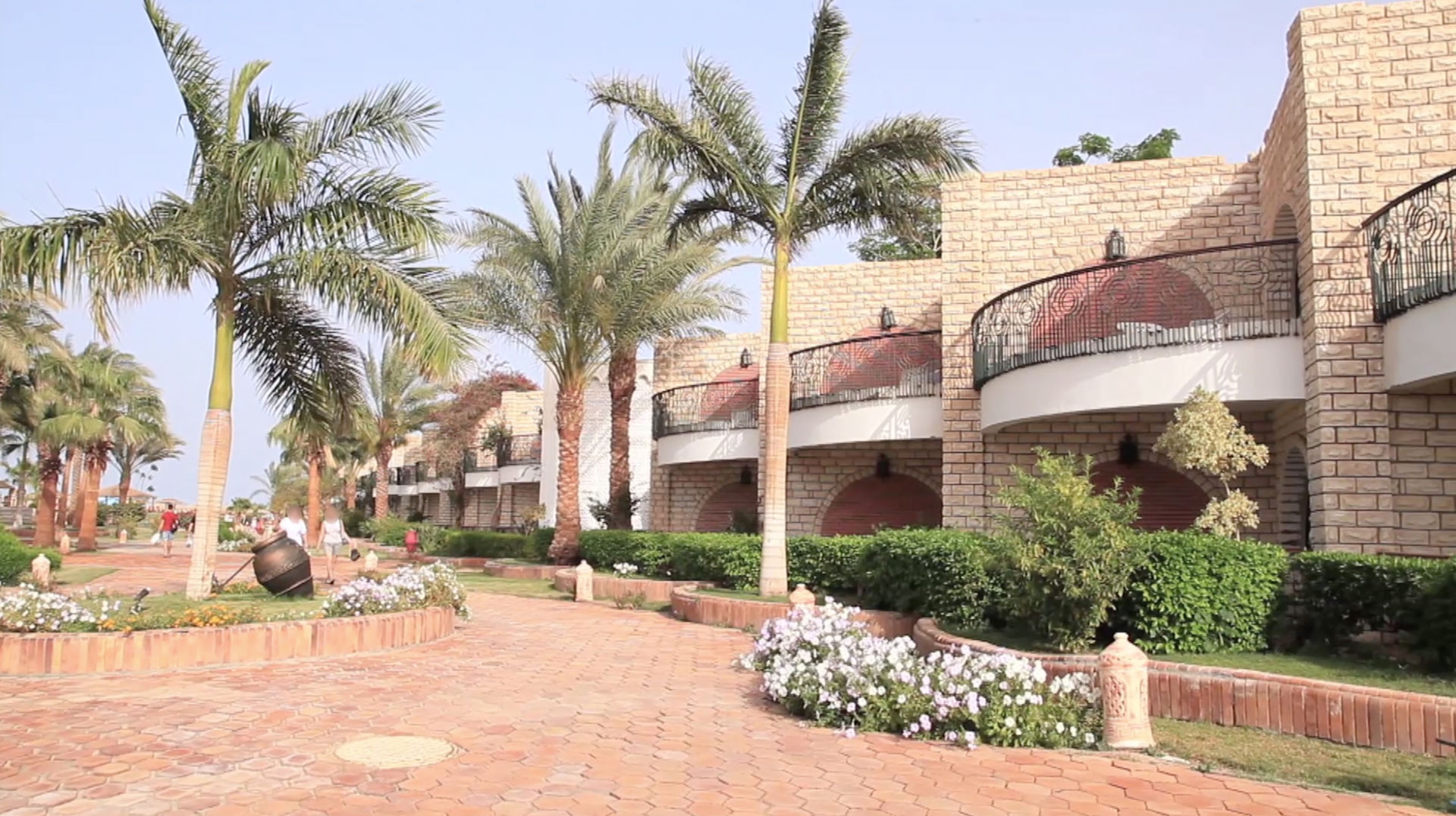 aladdin beach resort families and couples only