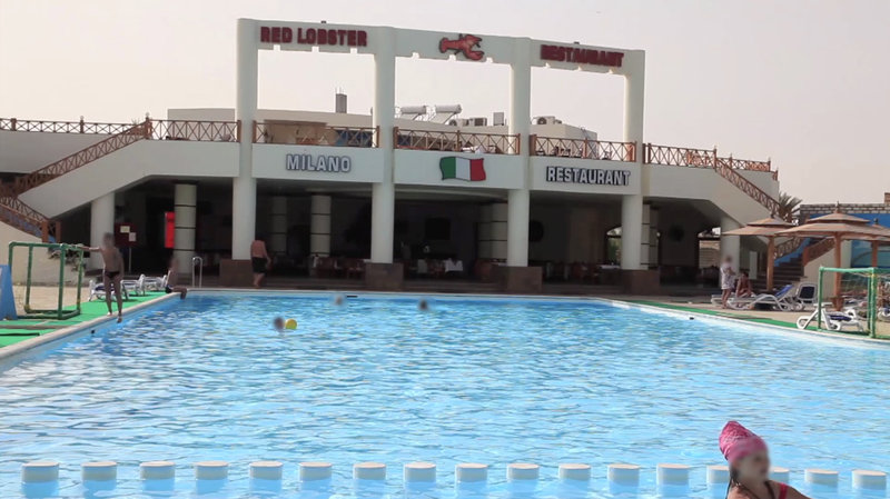 aladdin beach resort families and couples only