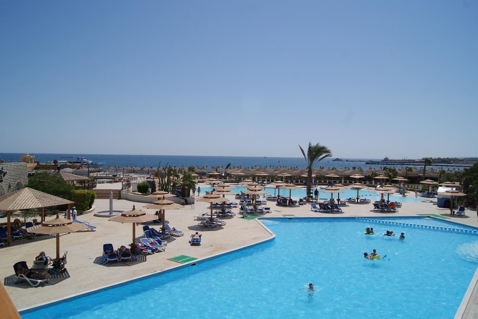 aladdin beach resort families and couples only