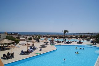 aladdin beach resort families and couples only