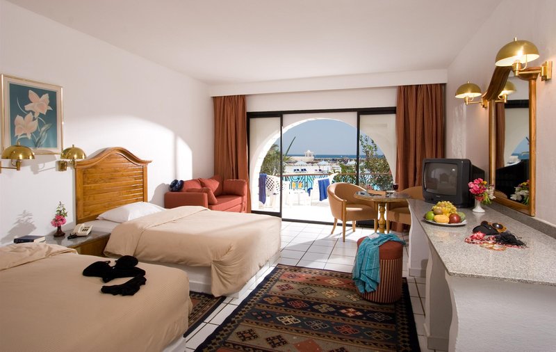 aladdin beach resort families and couples only