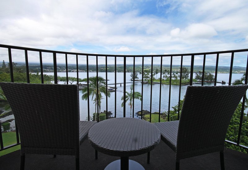 Castle Hilo Hawaiian Hotel