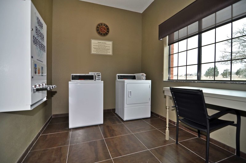 best western giddings inn and suites