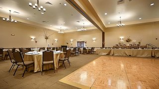 Green Mill Village Hotel & Suites, Bw Signature Collection,Champaign>>Arcola,3 star