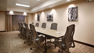 Green Mill Village Hotel & Suites, Bw Signature Collection,Champaign>>Arcola,3 star