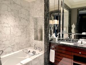 Four Seasons Hotel Bahrain Bay,A'ali>>Manama,5 star