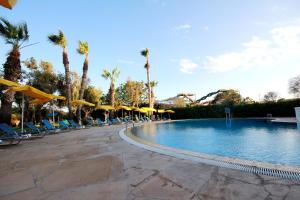 papouis protaras hotel