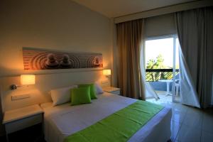 papouis protaras hotel