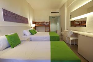 papouis protaras hotel