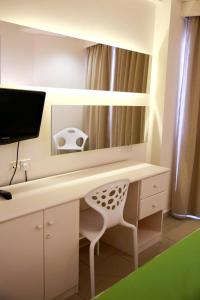 papouis protaras hotel