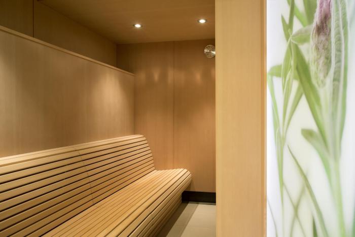 damac maison cour jardin