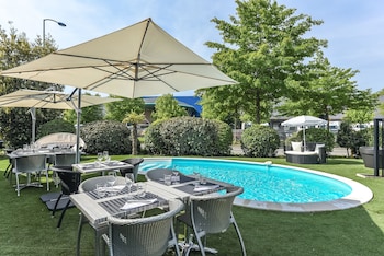 hotel le colisee hotel and spa