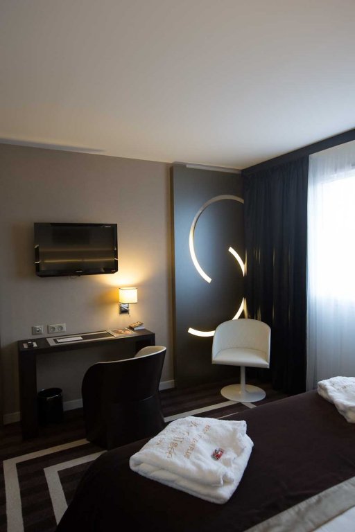 hotel le colisee hotel and spa