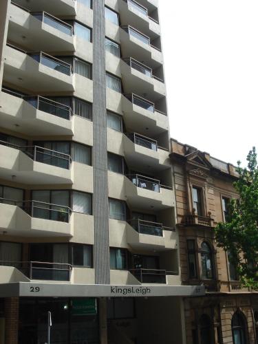 metro apartments on king street