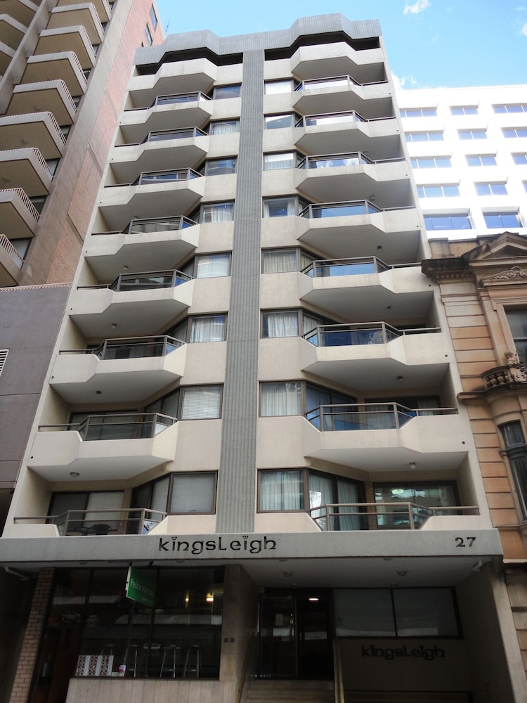 metro apartments on king street