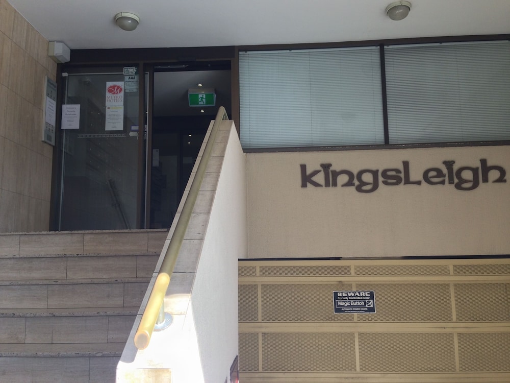 metro apartments on king street