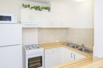 metro apartments on king street