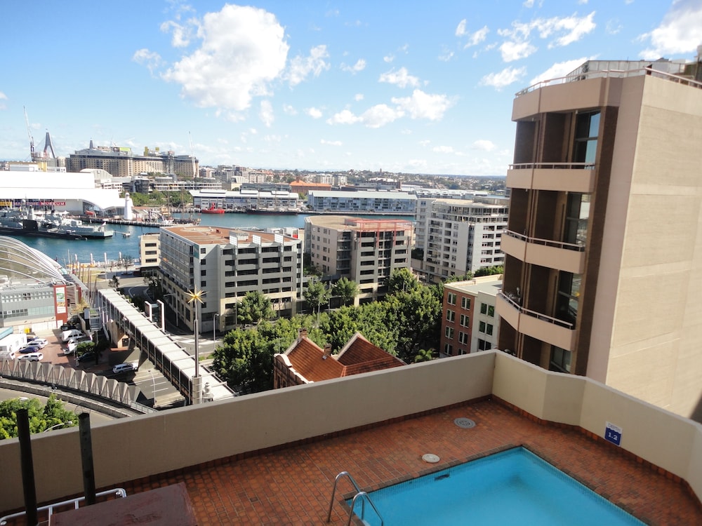 metro apartments on king street