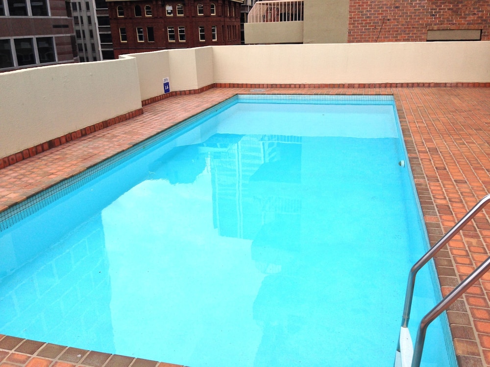 metro apartments on king street