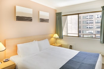 metro apartments on king street