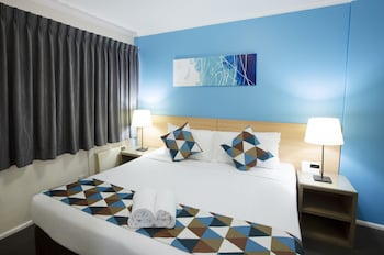 metro apartments on king street