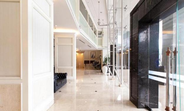 royale chulan the curve