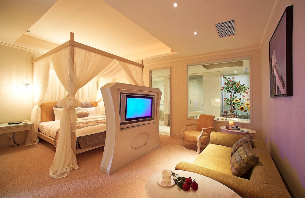 norway forest tamsui motel