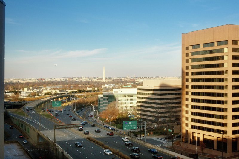 Embassy Suites By Hilton Crystal City National Airport