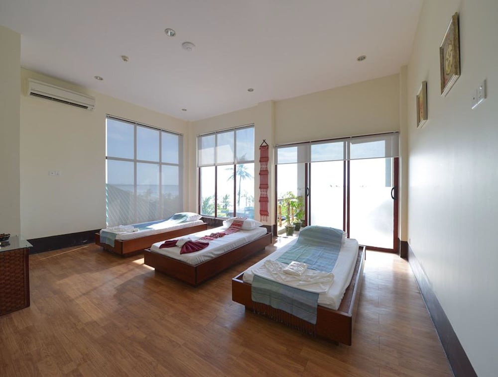 ngwe saung yacht club and resort