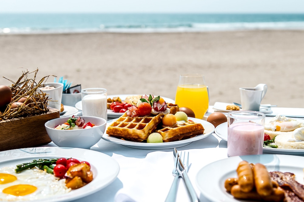 ngwe saung yacht club and resort