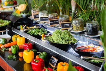 ngwe saung yacht club and resort