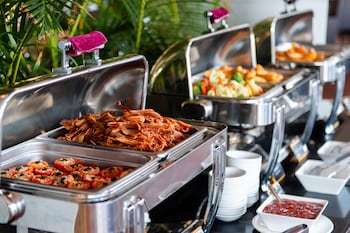 ngwe saung yacht club and resort