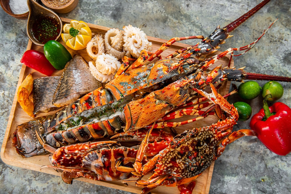 ngwe saung yacht club and resort