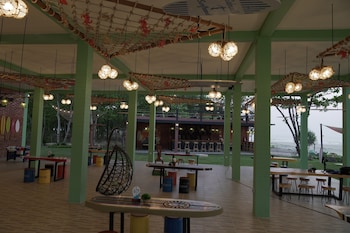 ngwe saung yacht club and resort