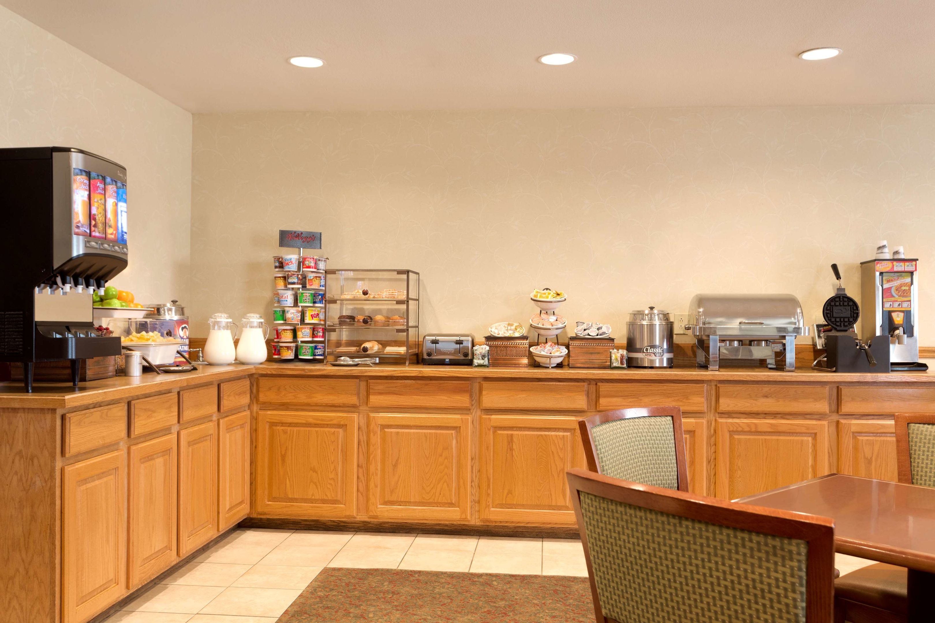 country inn and suites by radisson nevada mo