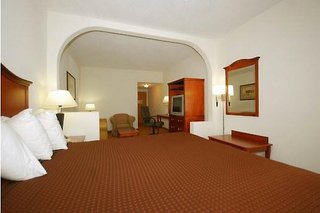 Red Roof Inn & Suites Carrollton, Ga-West Georgia,In The City Center,2 star