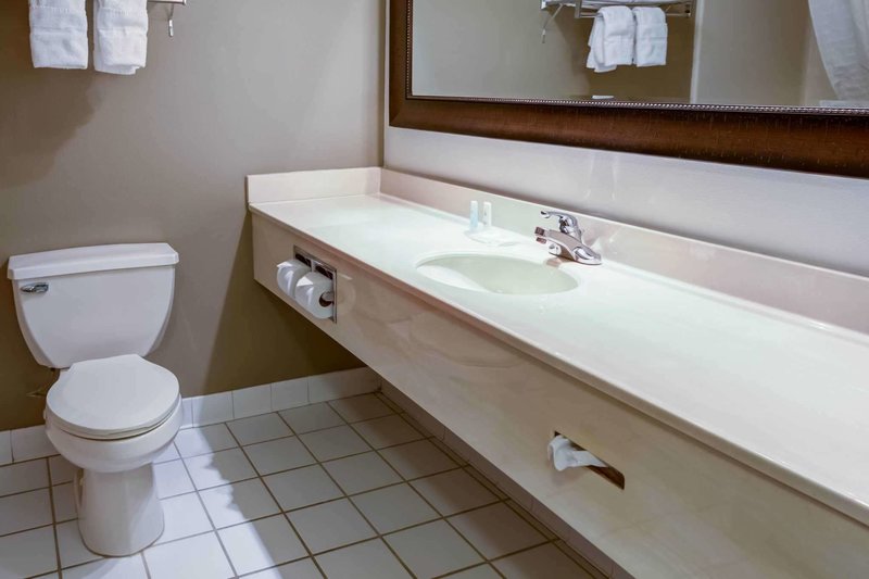 comfort inn muscatine near hwy 61