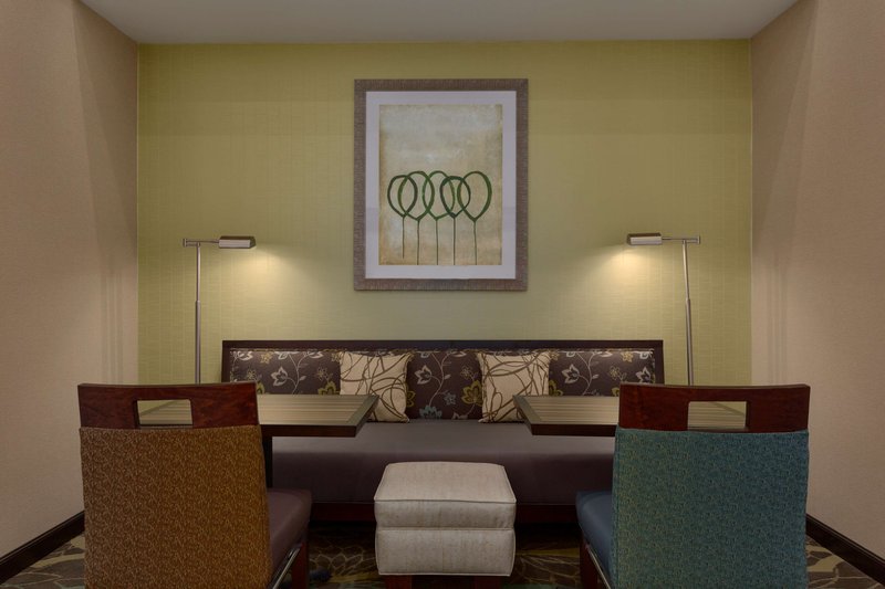 hampton inn and suites parkersburg downtown