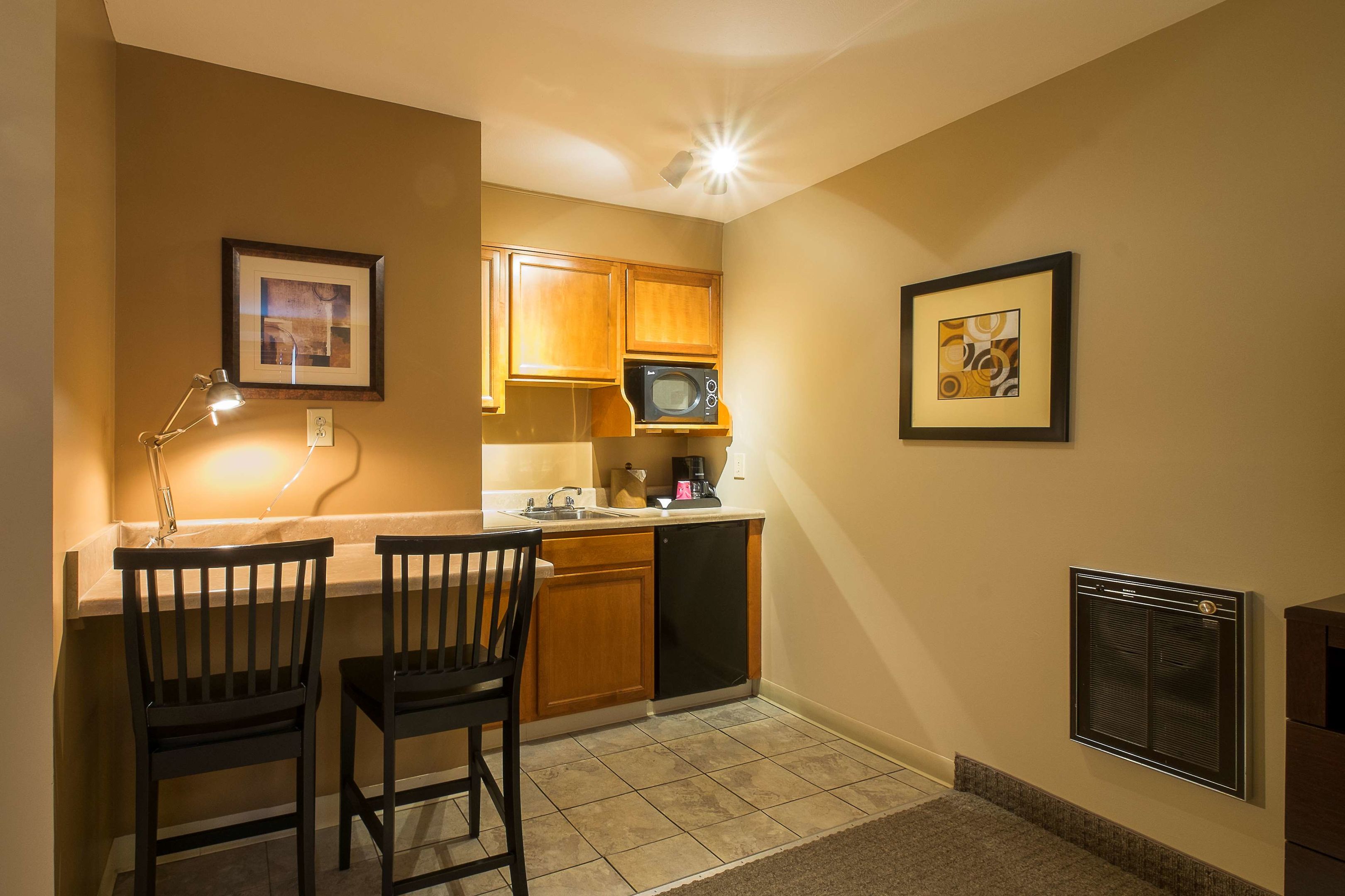 red roof inn and suites herkimer