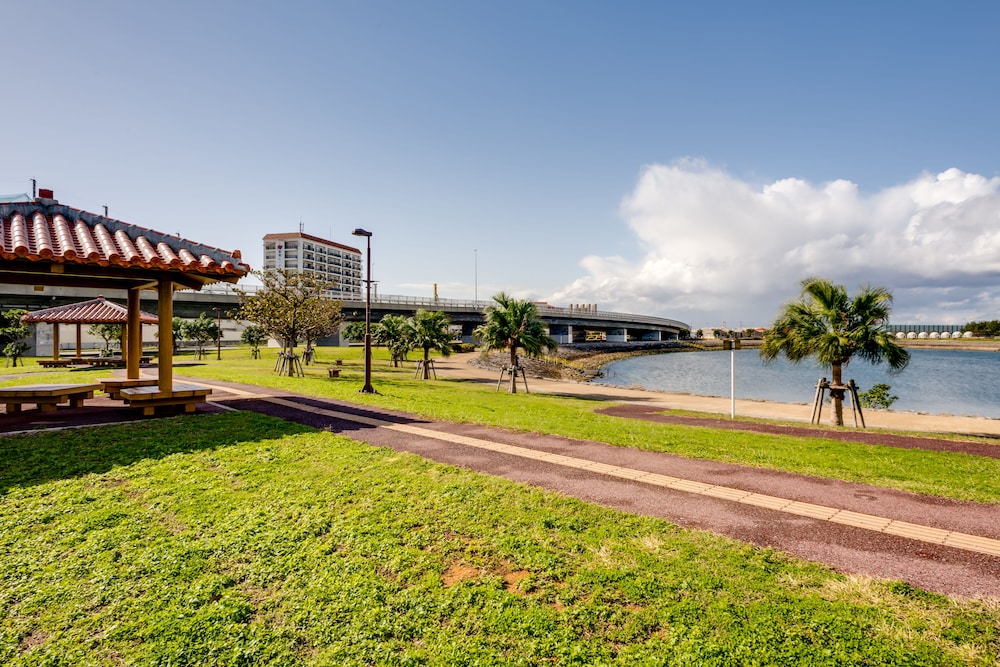 naha beach side hotel