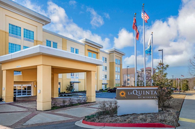 La Quinta Inn Suites By Wyndham Little Rock West